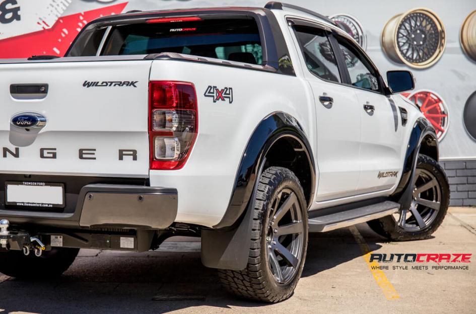 FORD RANGER RTG HYPER DARK